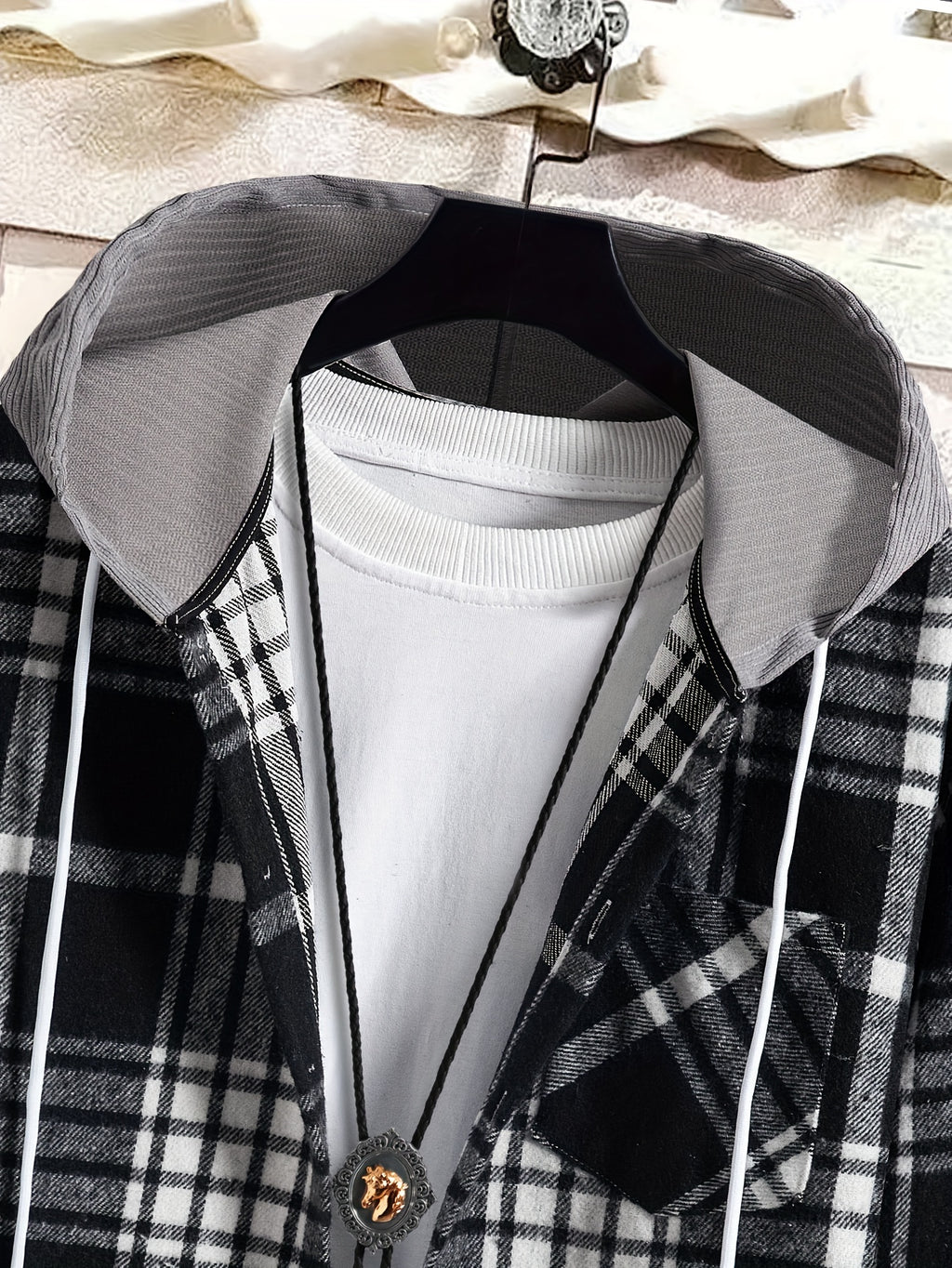 Men's Plaid Shirt Jacket with Hood - Black/White/Gray Tartan Pattern, Collar & Chest Pocket - Winter Warm Coat, Button-Front Blazer for Casual & Smart-Casual Wear (Non-Stretch Woven Fabric)